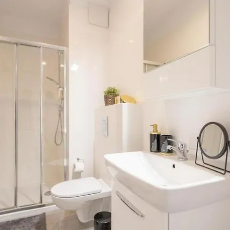 Urban Chic - 2 Bedrooms - Rondo Onz - Luxury - Pereca Street Appartement *