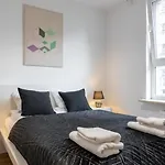 Urban Chic - 2 Bedrooms - Rondo Onz - Luxury - Pereca Street Varšava