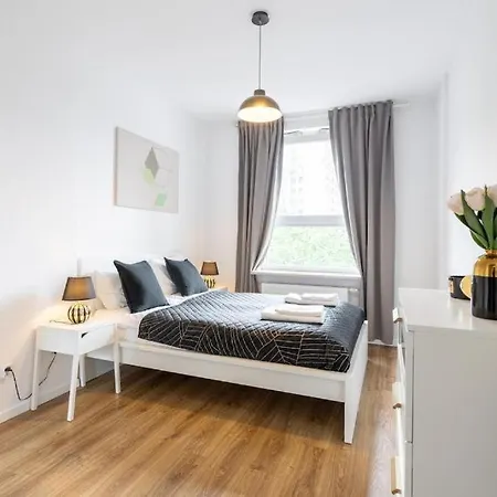 Urban Chic - 2 Bedrooms - Rondo Onz - Luxury - Pereca Street وارسو