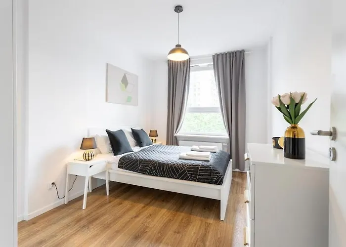 Urban Chic - 2 Bedrooms - Rondo Onz - Luxury - Pereca Street وارسو